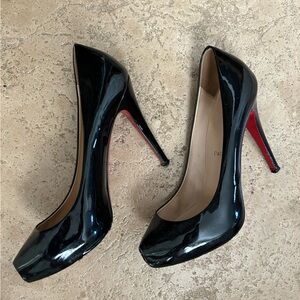 Christian Louboutin heels - VERY worn, need to be resoled. Size 39